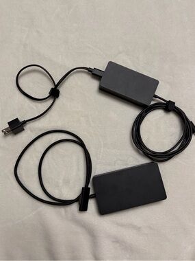 Microsoft Surface dock 2